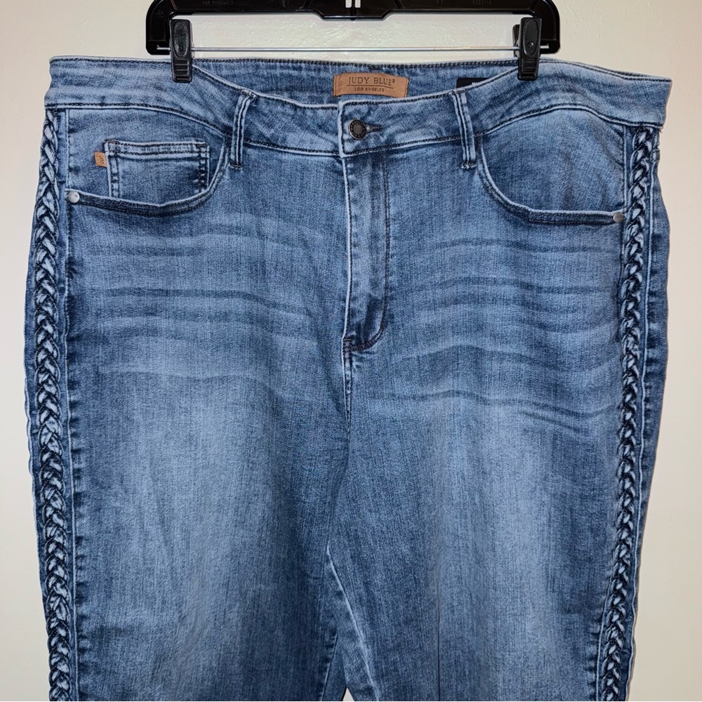 Judy Blue Light Wash Ankle Crop Jeans with Side Braid - Picture 3 of 13
